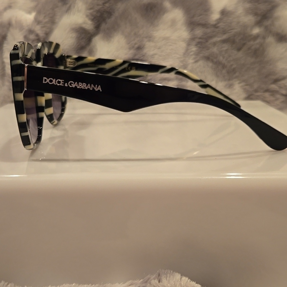 Dolce & Gabbana Black on Zebra Gray Gradient Sunglasses Brand New In Box - Picture 3 of 14
